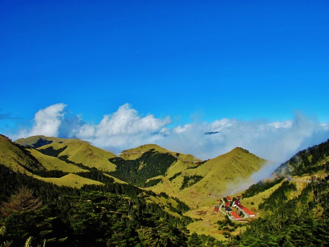 Views from the summit car park at Hehuanshan.